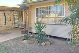 53 Crane Street, Longreach