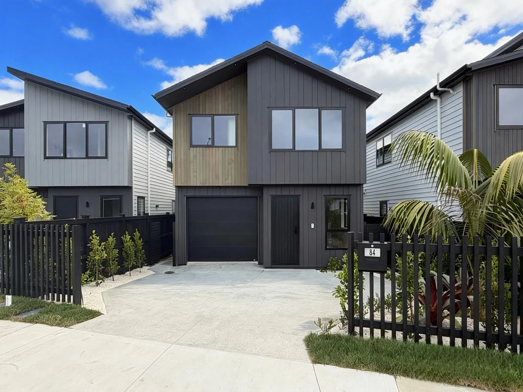 Milldale 5 Bedroom Contemporary Comfort & Style