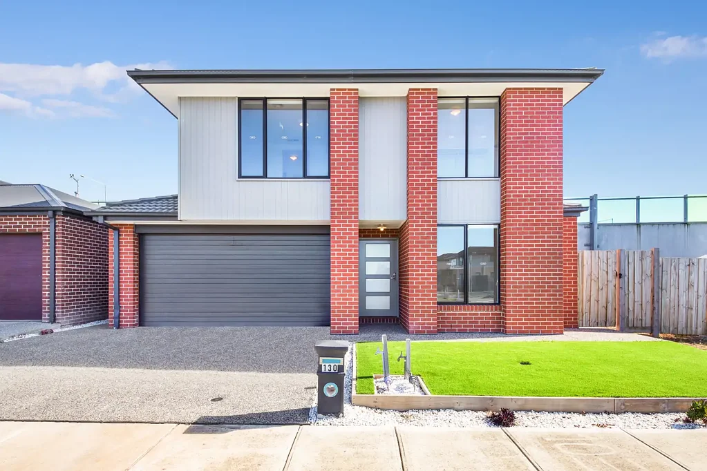 Spacious 6-Bedroom Family Home in Sought-After Point Cook