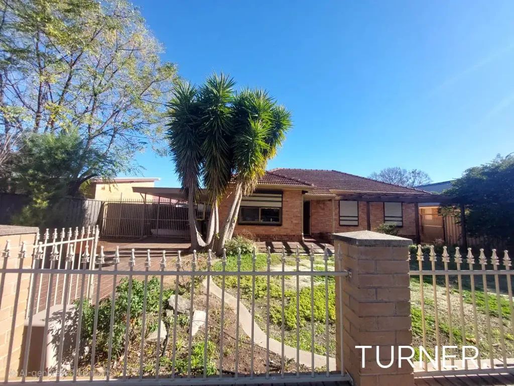 3 Bedroom Double Brick Family Home