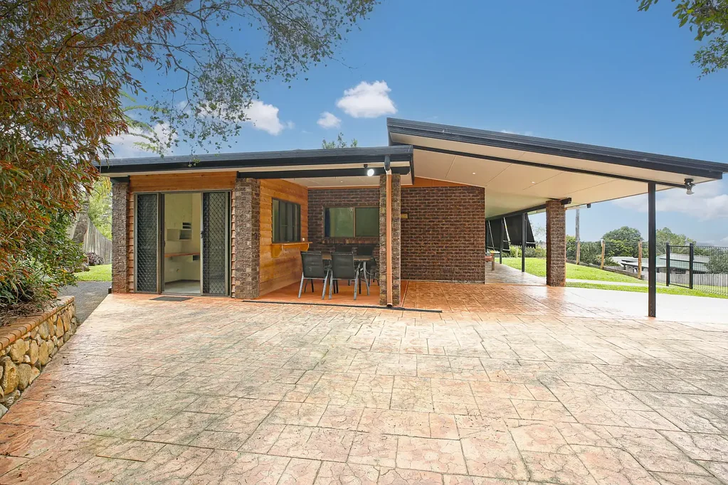 2 Centenary Drive, Atherton, QLD 4883