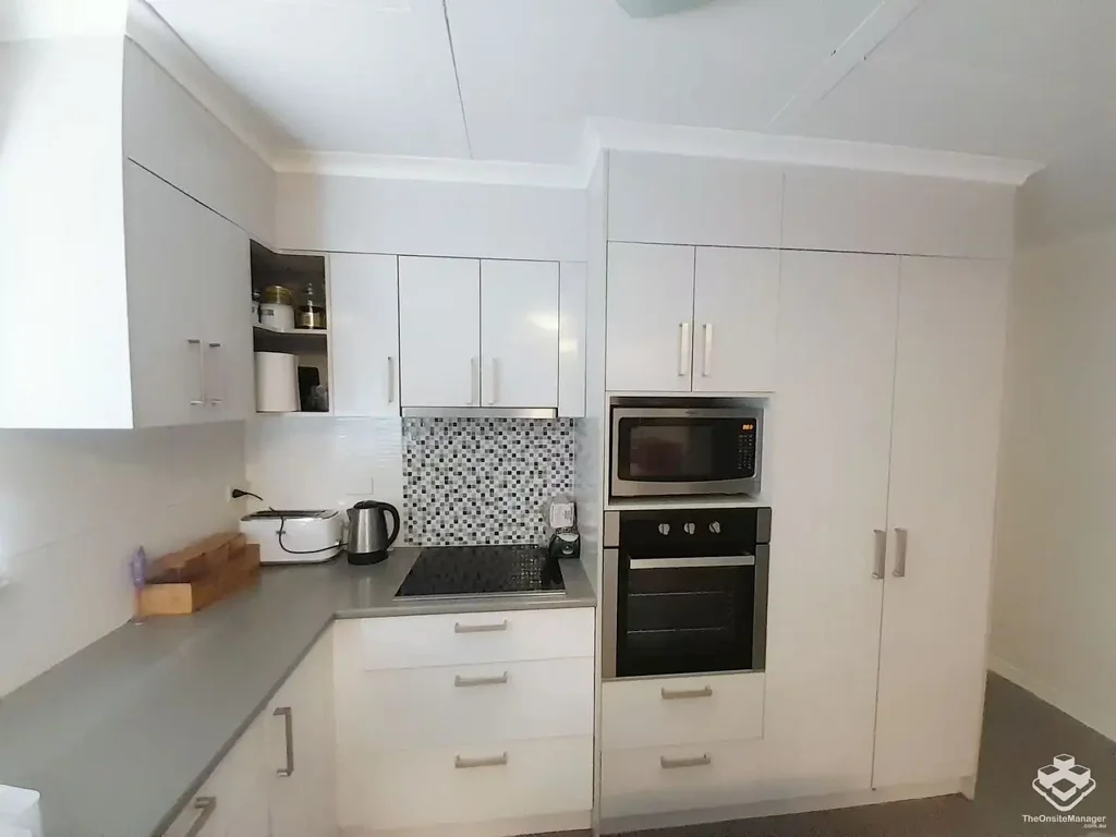 Clermont 4 Bedroom Modern 4-Bedroom Home in blooming Mining area  Ideal for Investors or Home Buyers!