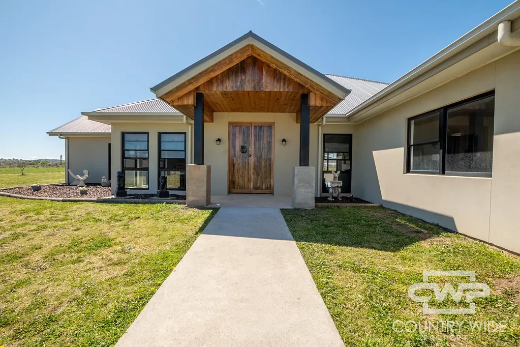 203 Coronation Avenue, Glen Innes, NSW 2370