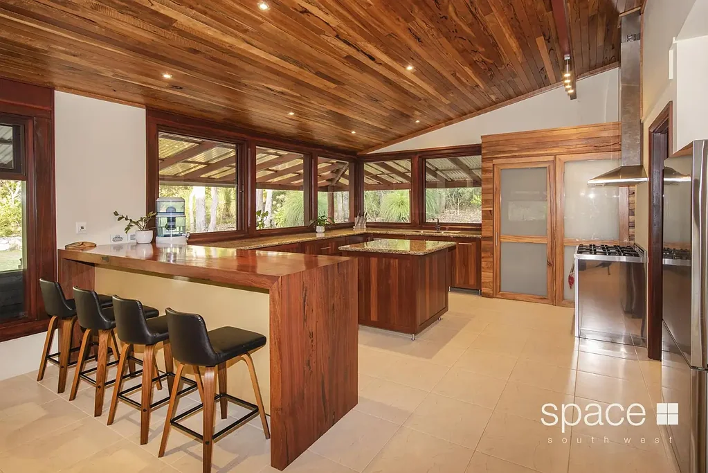 Redgate 5房  Stunning Lifestyle Property
