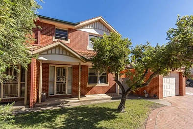Wagga Wagga 3 Bedroom CENTRAL TOWNHOUSE