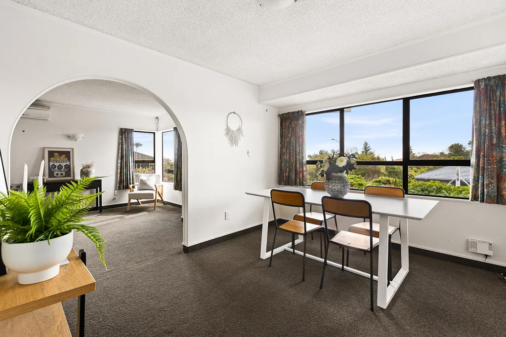 Havelock North 3 Slaapkamer A prime position with plenty of potential