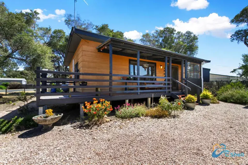 Loch Sport 3 Bedroom COTTAGE BY THE SEA