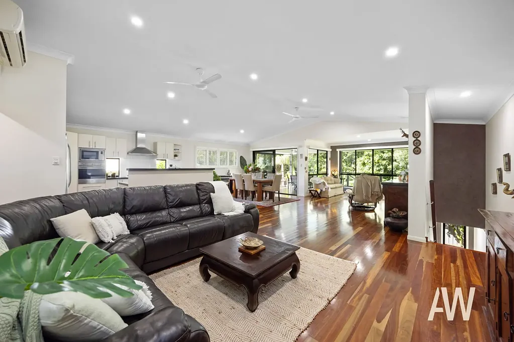 Palmwoods 5कमरा Dual Living Potential, Pool, Design and Location = Family Perfection!