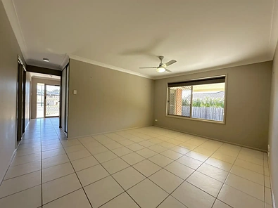 17 Keeley Place, Esk, QLD 4312, 4房, 2浴, House