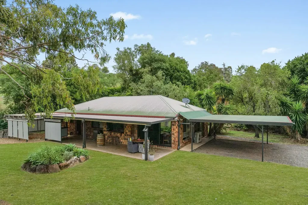 2 Mahogany Drive, Plainland, QLD 4341