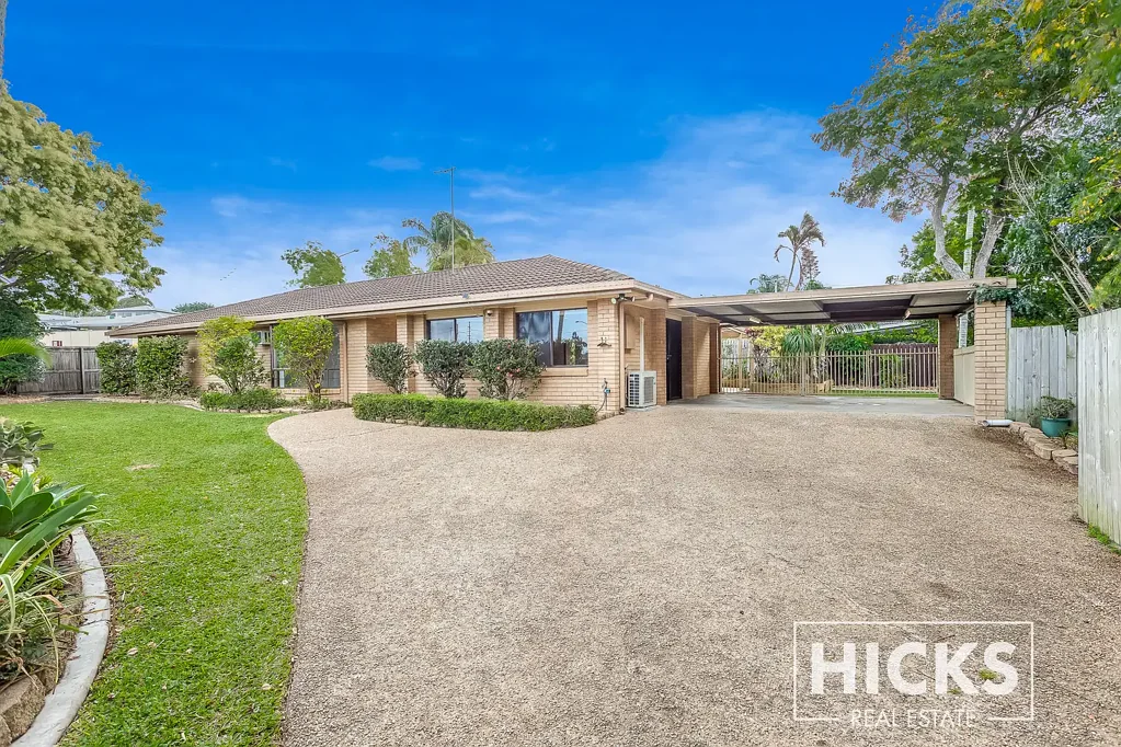 Albany Creek 4房 私密棕榈 driveway 宽敞1072m²地 全新翻新 灵活空间 全围栏后院 备受追捧区域 Private Family Living on a Huge 1072m² Block