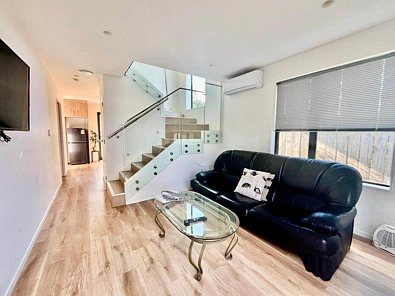 The Ultimate Auckland Landing Pad - 2 Town hou...