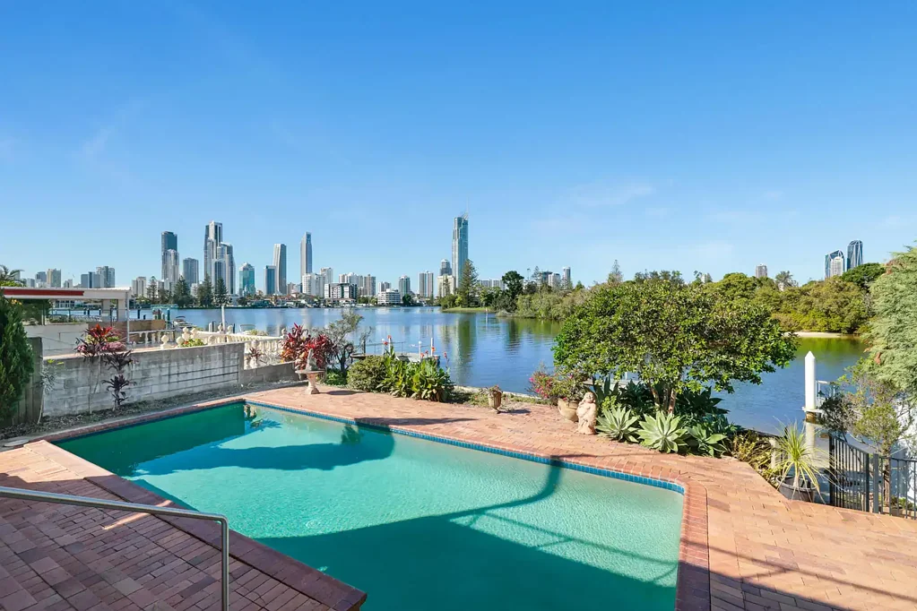Surfers Paradise 4 Bedroom Rare Opportunity - Iconic Skyline Views