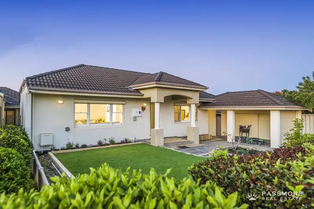 Dianella 4房  RENOVATED, RADIANT & SUPERBLY LOCATED!