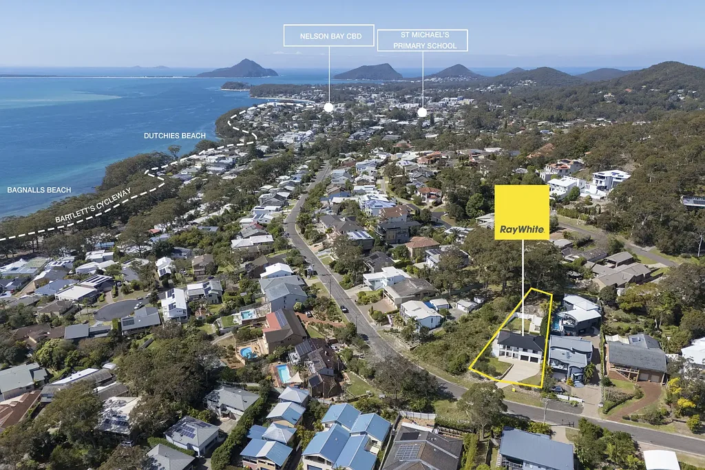 Nelson Bay 4Kwarto Renovated Retreat with Northerly Water Views