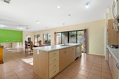 13 Marshall Avenue, Clayton, VIC 3168, 6房, 3浴, House