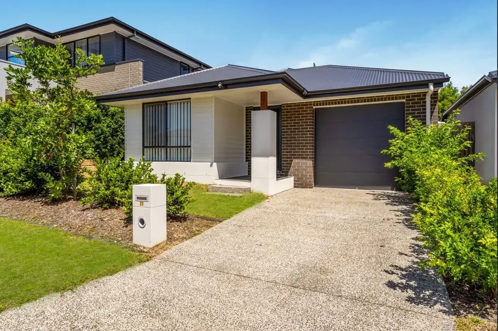 Coomera 4 Bedroom PERFECT CHOICE FOR ANYONE NAMED MACKENZIE!