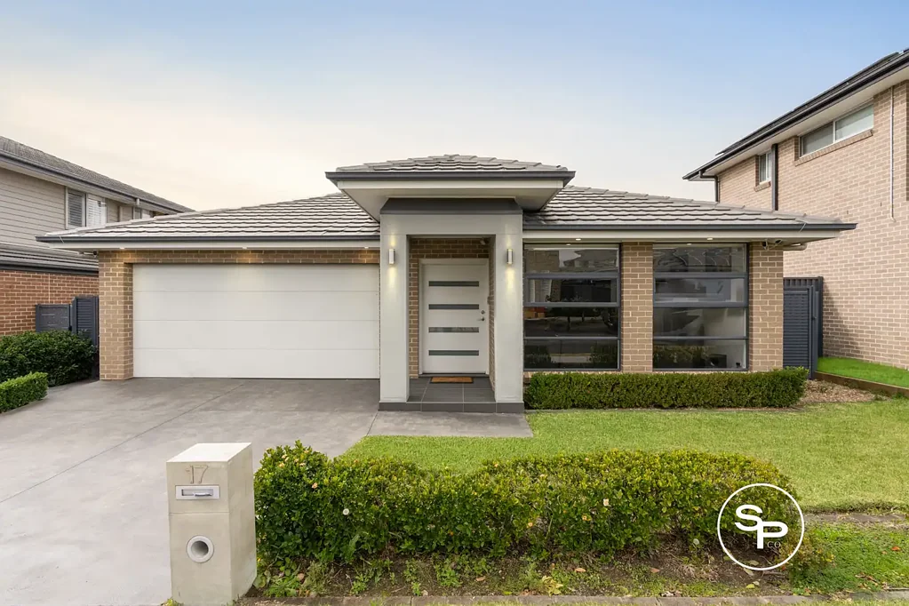 17 Rodwell Road, Oran Park, NSW 2570