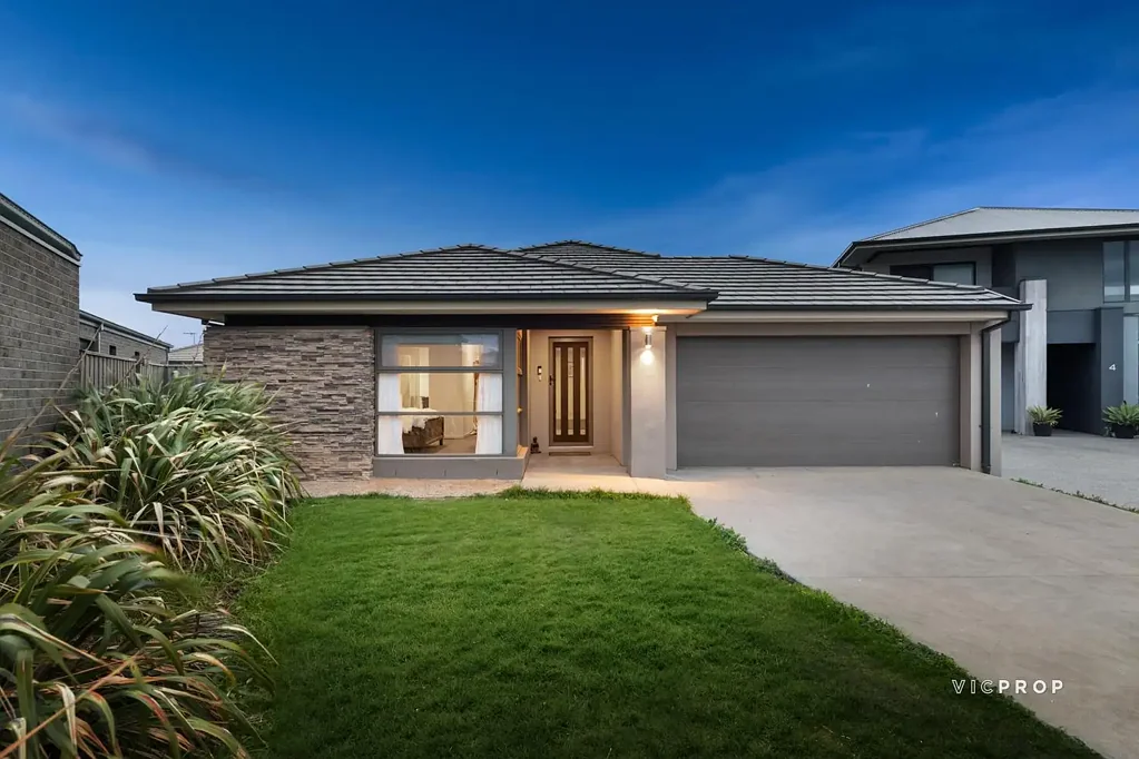 Werribee 4 Bedroom Rare Find on 620sqm in Kingsleigh Estate