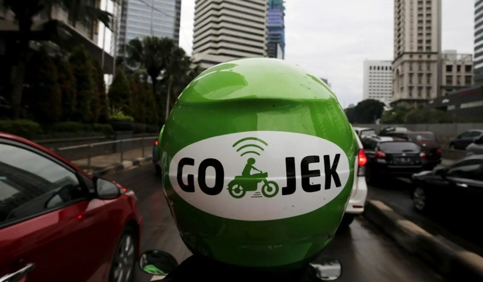 监管、官司、价格战，Go-Jek 和 Grab 的日子都不好过？