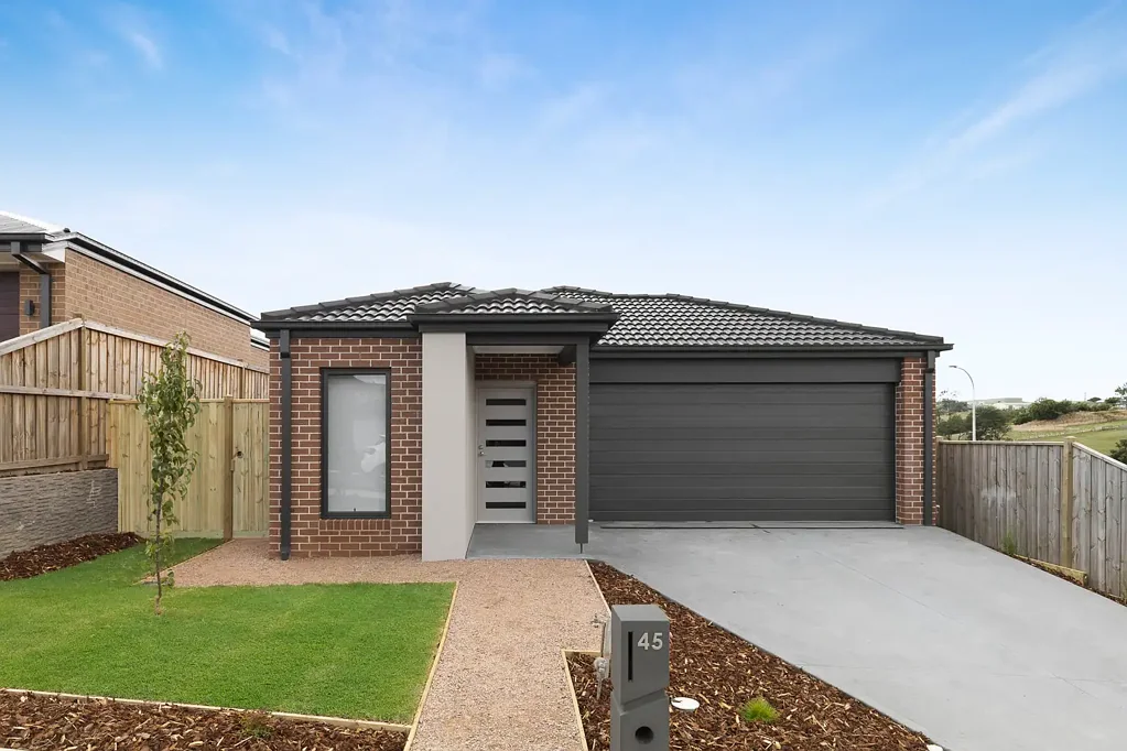 BRAND NEW CROWNLEA ESTATE