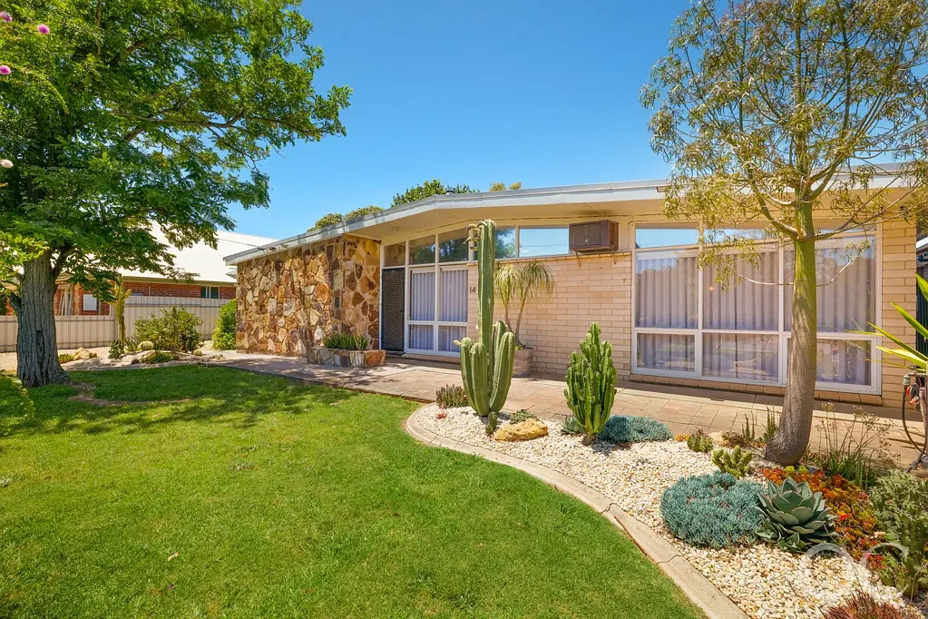 Mclaren Flat 3غرفة نوم Open the Door to Renovated Retro Home on 907sqm With Vineyard Views