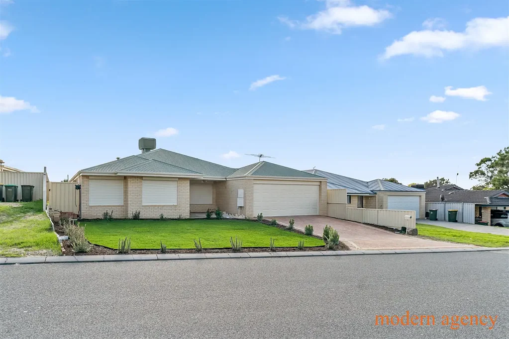 Quinns Rocks 4Habitaciones Renovated Coastal Gem on 608sqm  Move-In Ready Family Home!