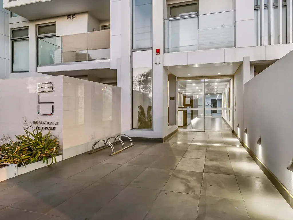 Penthouse paradise with uninterrupted ocean views - FULLY FURNISHED