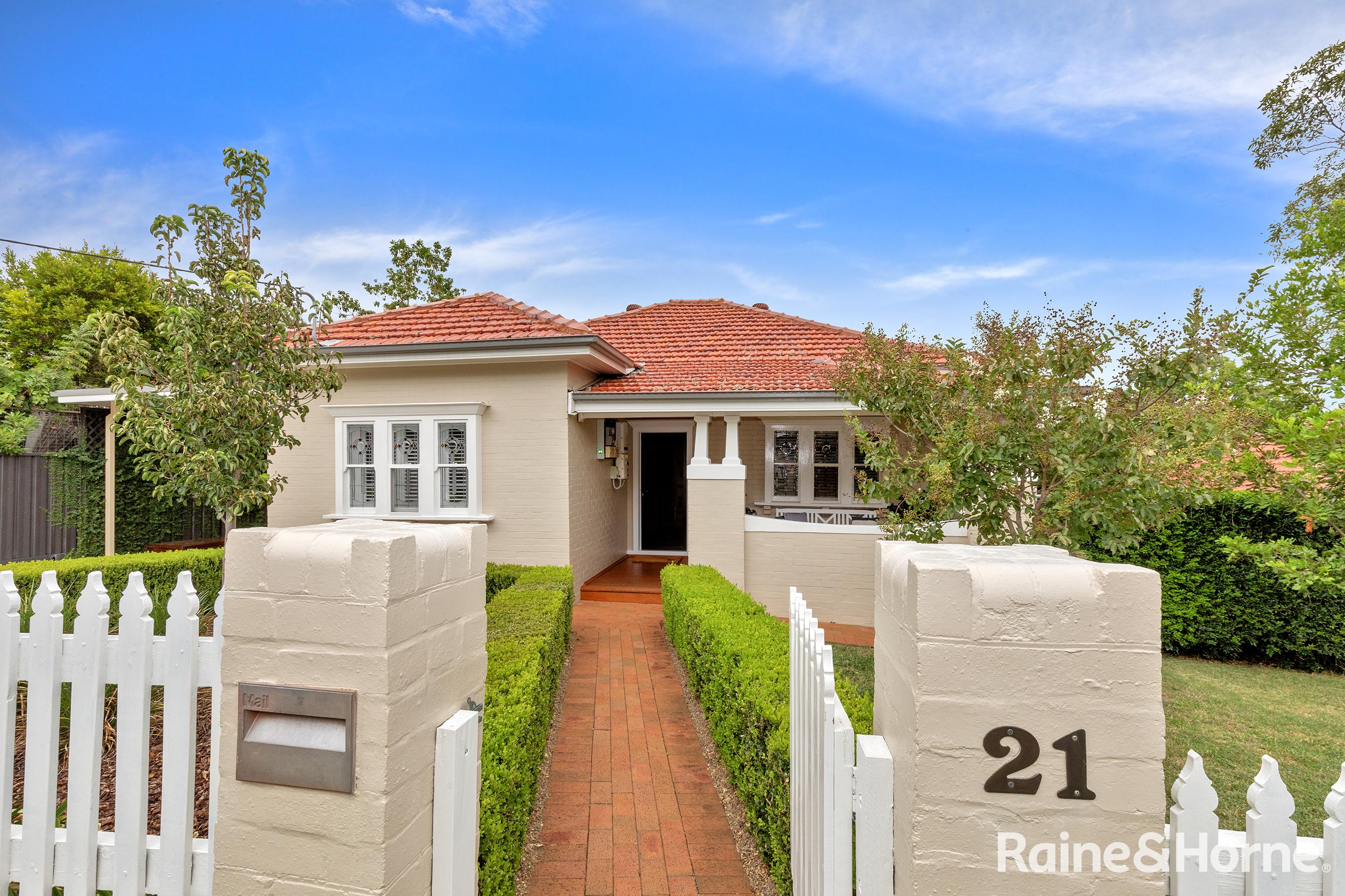 21 LEVIEN AV, EAST TAMWORTH NSW 2340, 0 Bedrooms, 0 Bathrooms, House