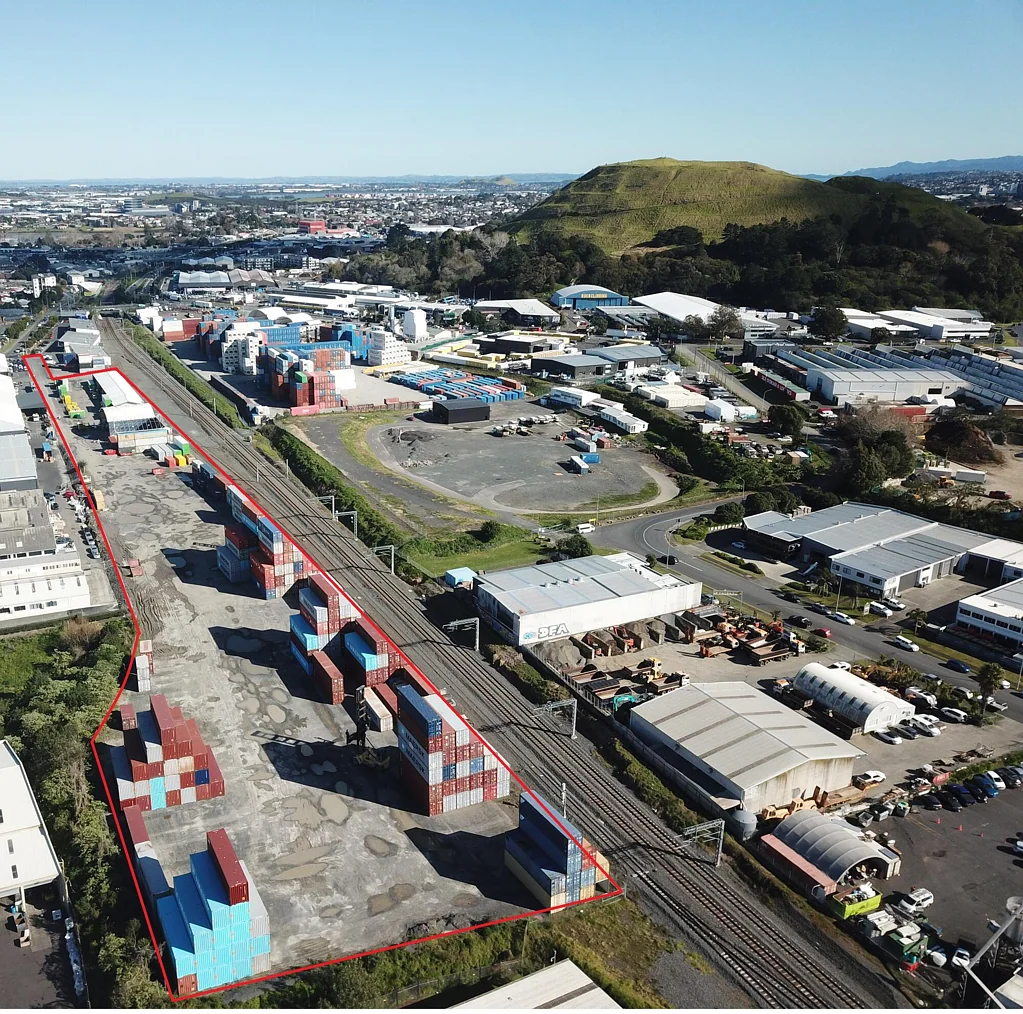 Panmure Affordable Panmure yard with warehouse