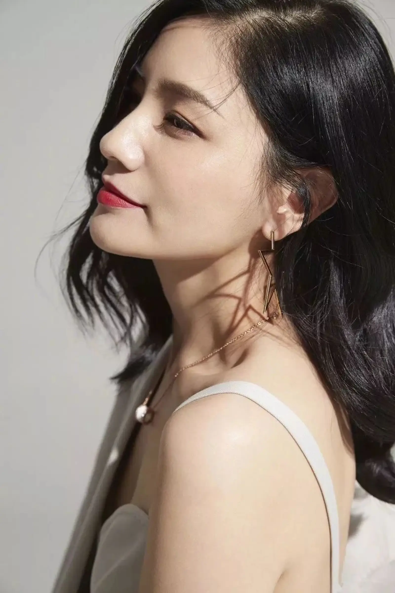 产后抑郁又怎样?华人女明星爆改三胞胎之家,把8人1狗塞进90㎡的老房子!
