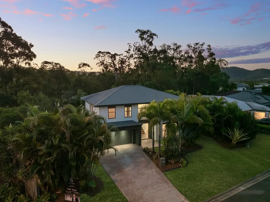 Oxenford 4房  Quality, Comfort and Function — The Complete Family Package!