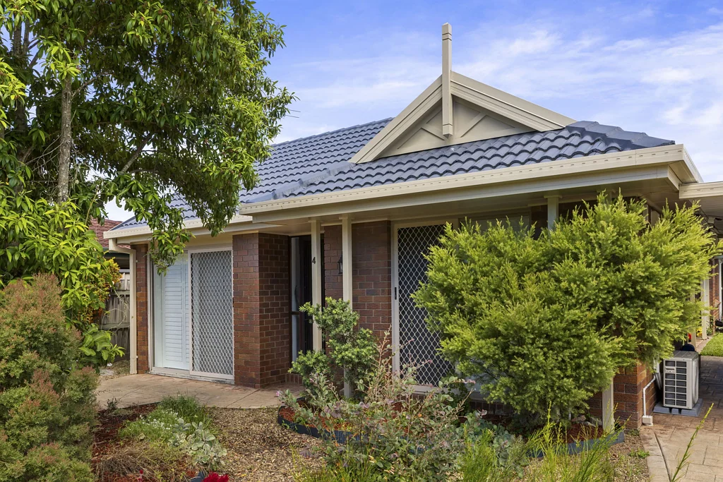 4 Pepperina Place, Fitzgibbon, QLD 4018