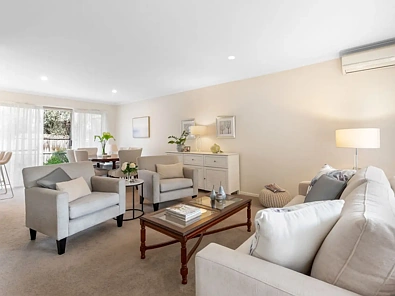 Blackburn South 2房 宽敞两卧室住宅，带书房和超大后院 Spacious Two-Bedroom Home with Study and Large Backyard