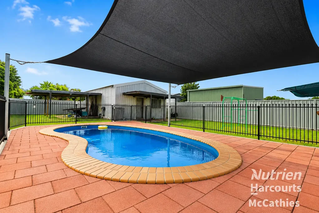 Home Hill 3房  The Complete Lifestyle Package - Pool, Shed, Solar & More