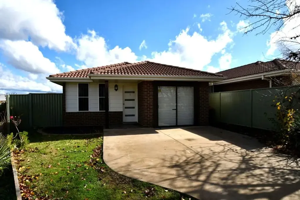 Dubbo 4 Bedroom Quiet cul-sac location, close to everything!