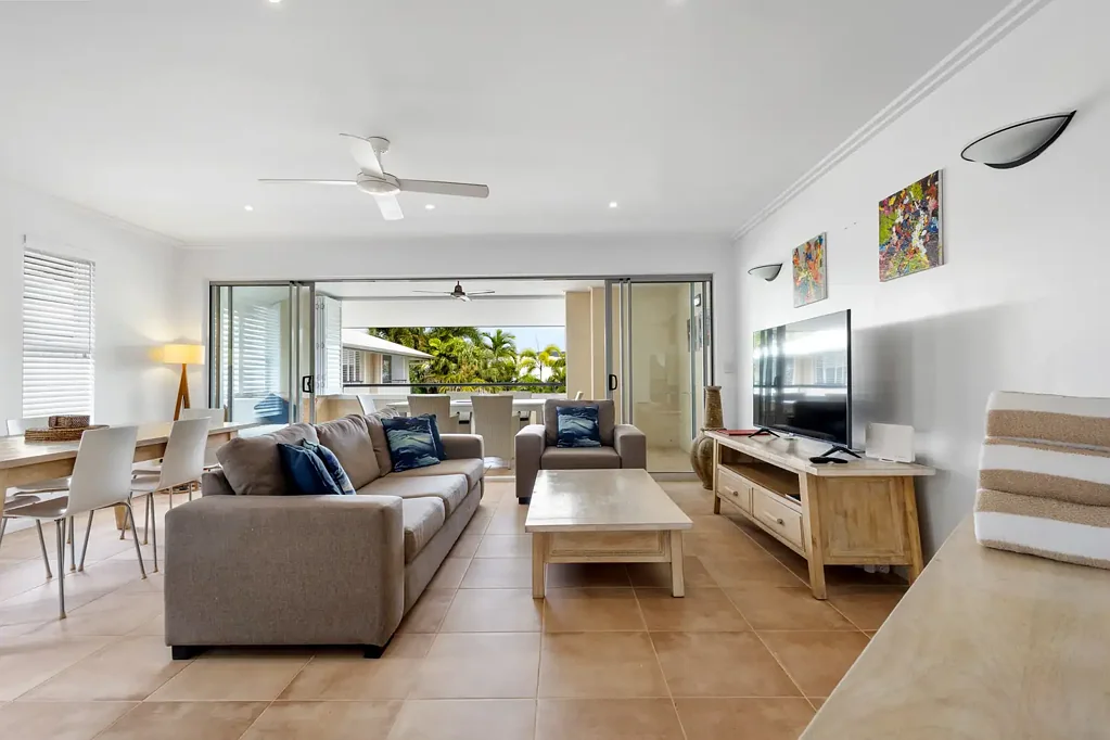 Port Douglas 3Phòng ngủ REDUCED PRICE + PENTHOUSE LEVEL POOLSIDE PERFECTION!!!