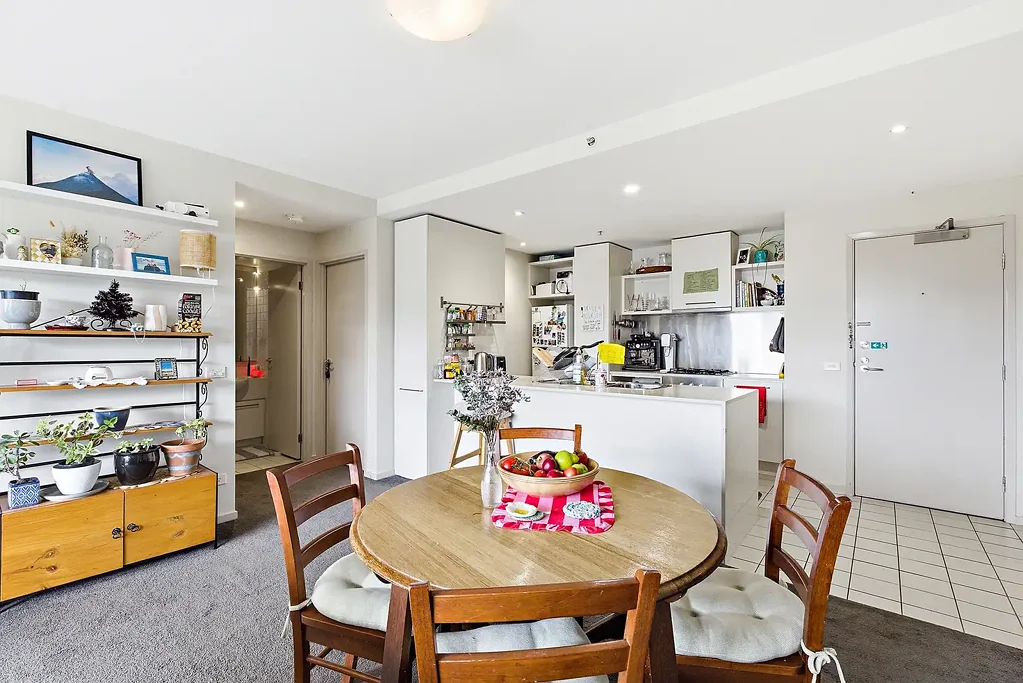 Carlton 2कमरा Convenient Living on Fringe of CBD