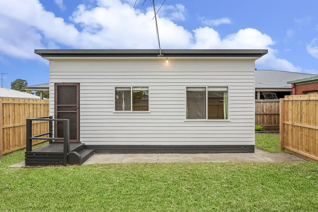 Light-Filled Bungalow in ever-popular Bell Park