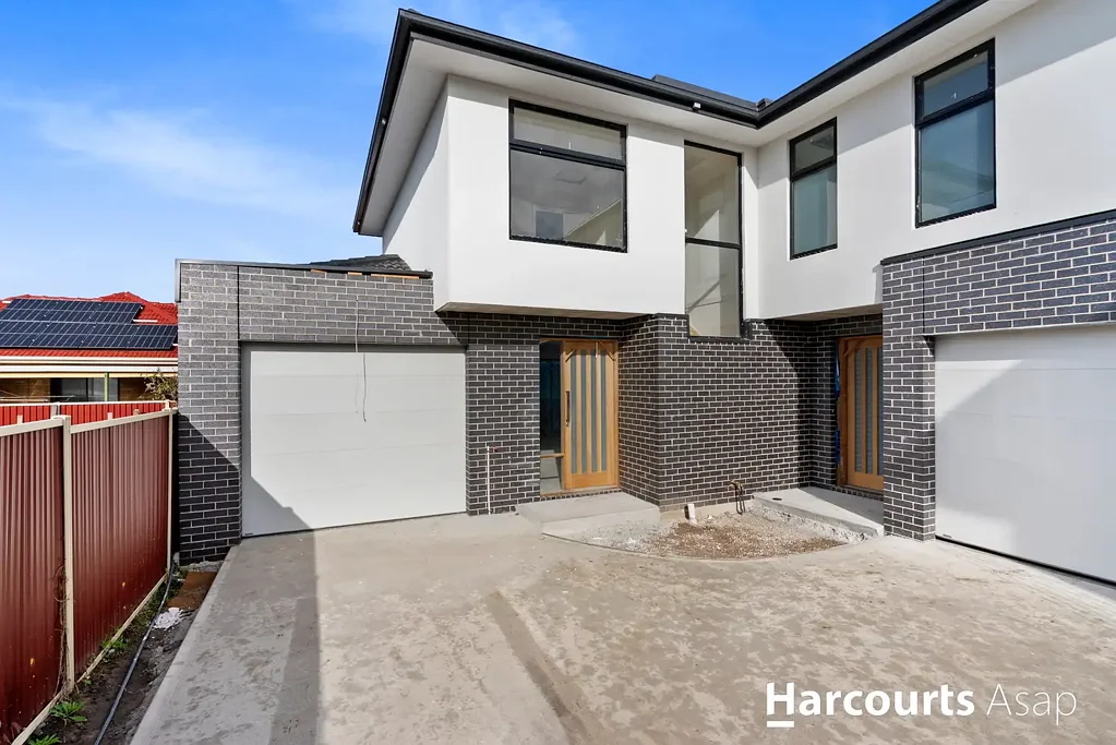 Dandenong 4બેડરૂમ Brand New Townhouses in the Heart of Dandenong – Modern Living with Stunning Views