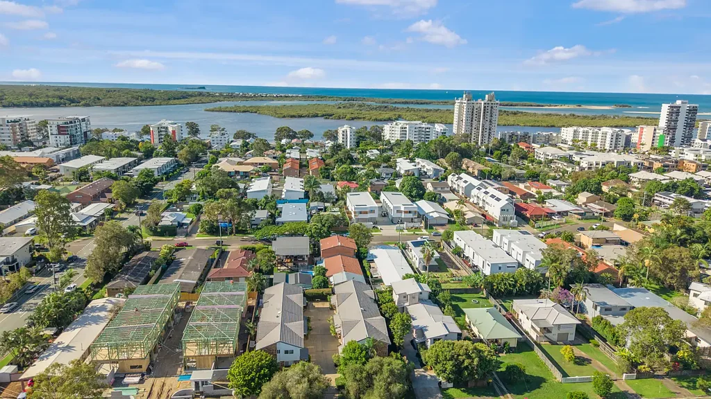 Tidy Updated Townhouse a Stones Throw to the River!