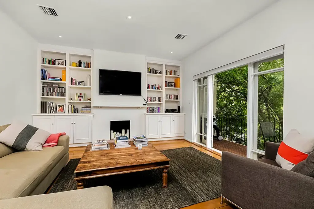 Parisian-Style in Hampton