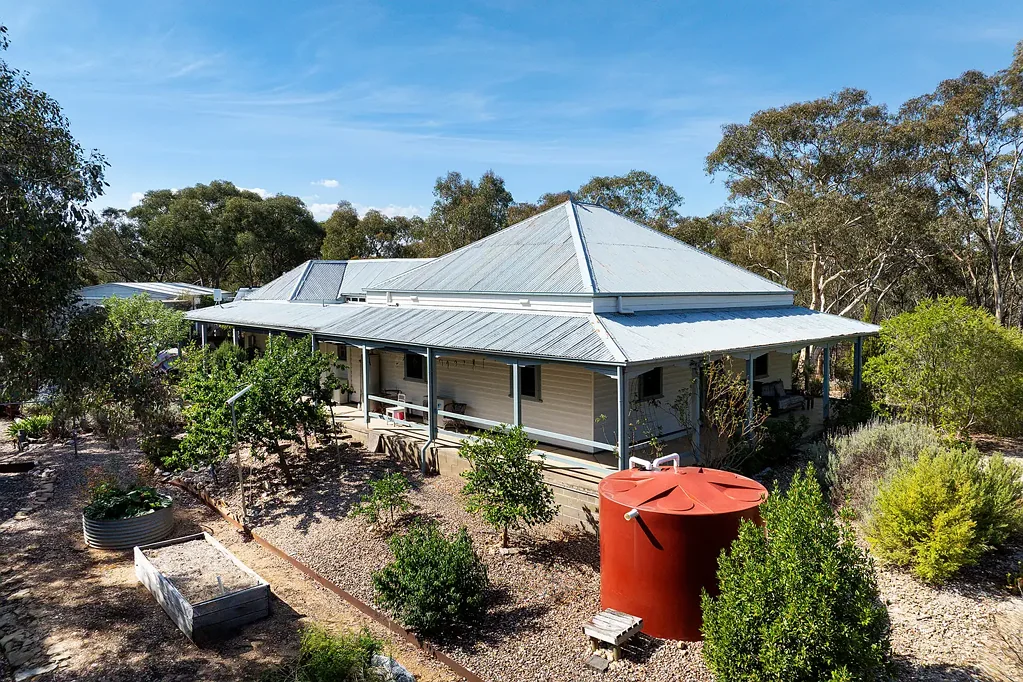 Mckenzie Hill 3Moenga A Federation Homestead to Love