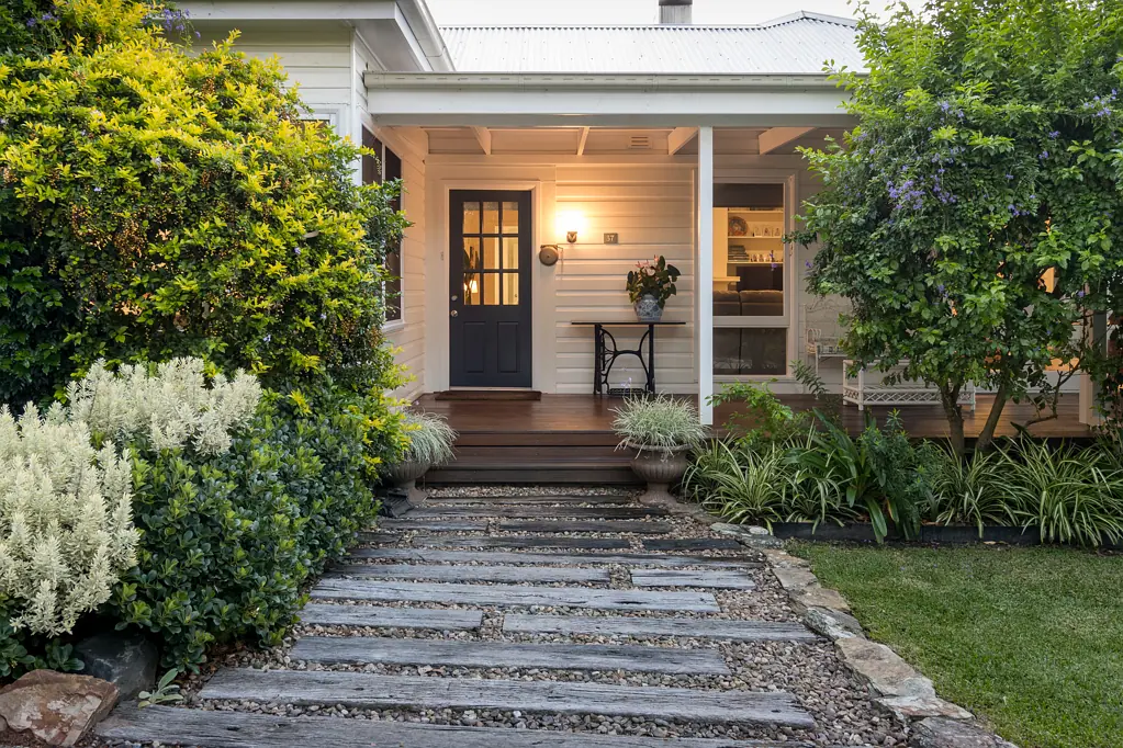 37 Golf Avenue, Mollymook, NSW 2539
