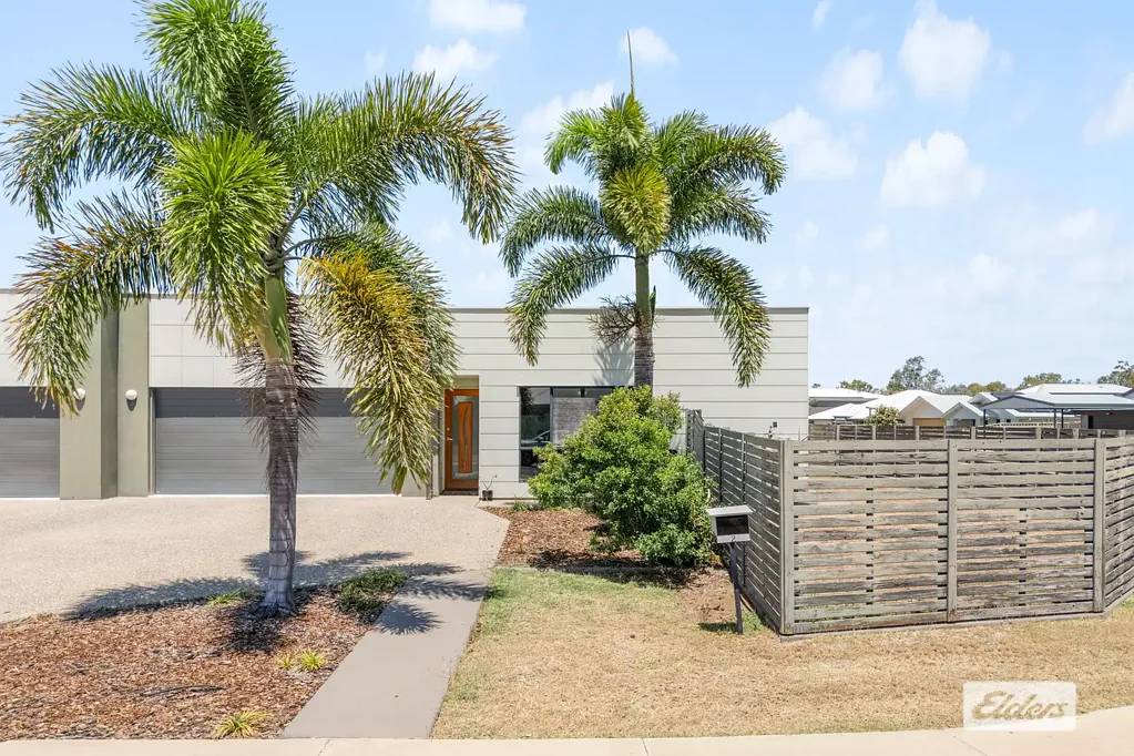 Stylish open plan living in Mayfair Estate!