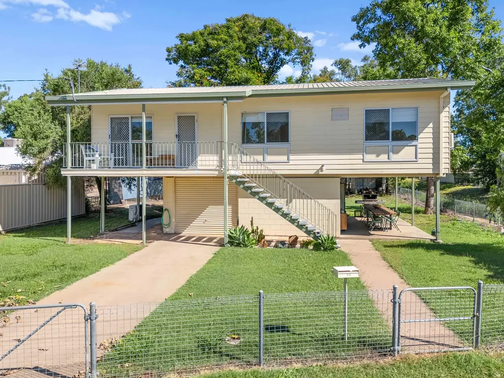10 Loch Street, Emerald, QLD 4720