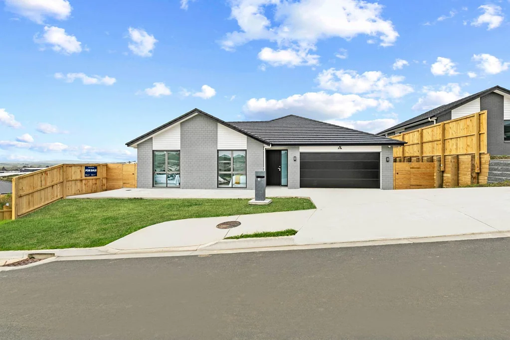 Pokeno 5ਬੈੱਡਰੂਮ Live Large in This New 5-Bedroom Home!