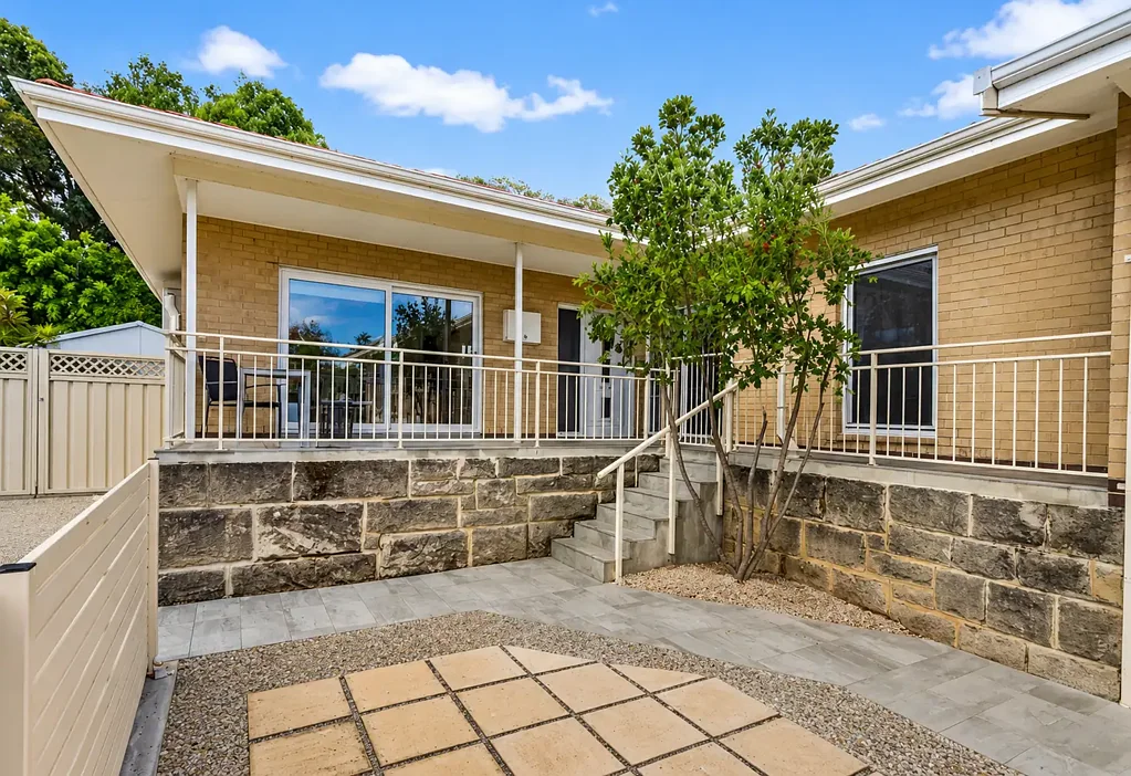 Spacious Family Living in a Premium Coastal Location **6 Month Lease **
