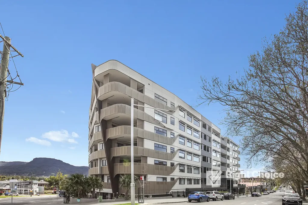 Wollongong 2房 PARQlands一楼市景 朝北采光充沛 罕见环绕露台 SMEG高端厨电 主卧套间卫浴 社区配套完善 海景休闲区 City Convenience. Rooftop Escape. A Rare Wraparound Balcony.