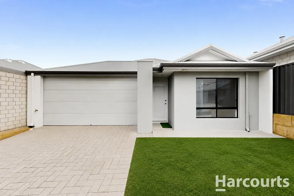 Contemporary Comfort Meets Low-Maintenance Living